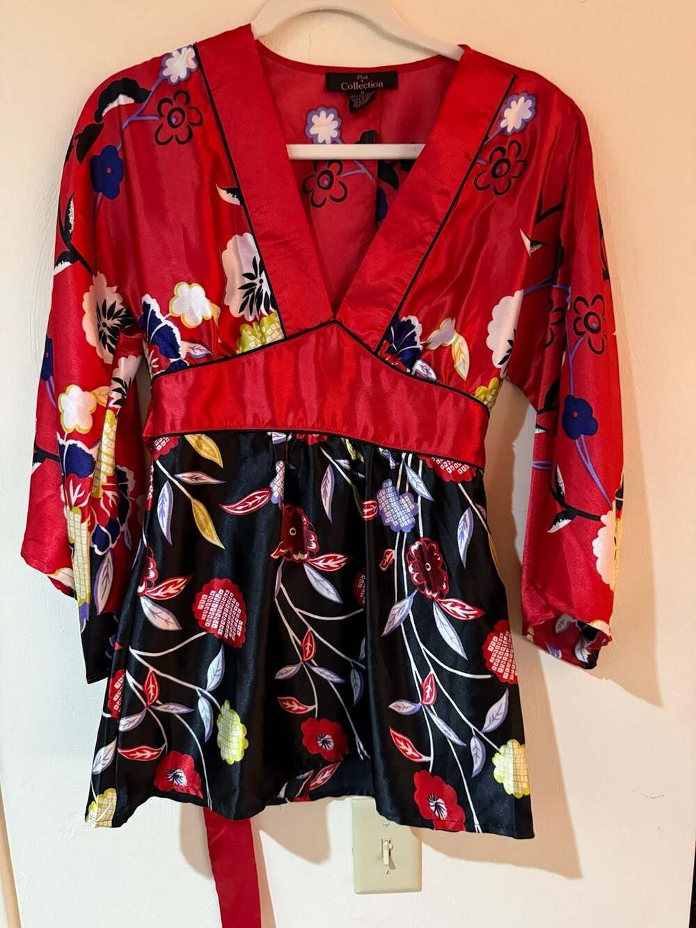 Pink Collection Satin Kimono Robe M Red Black Floral Belted Y2K Asian Inspired